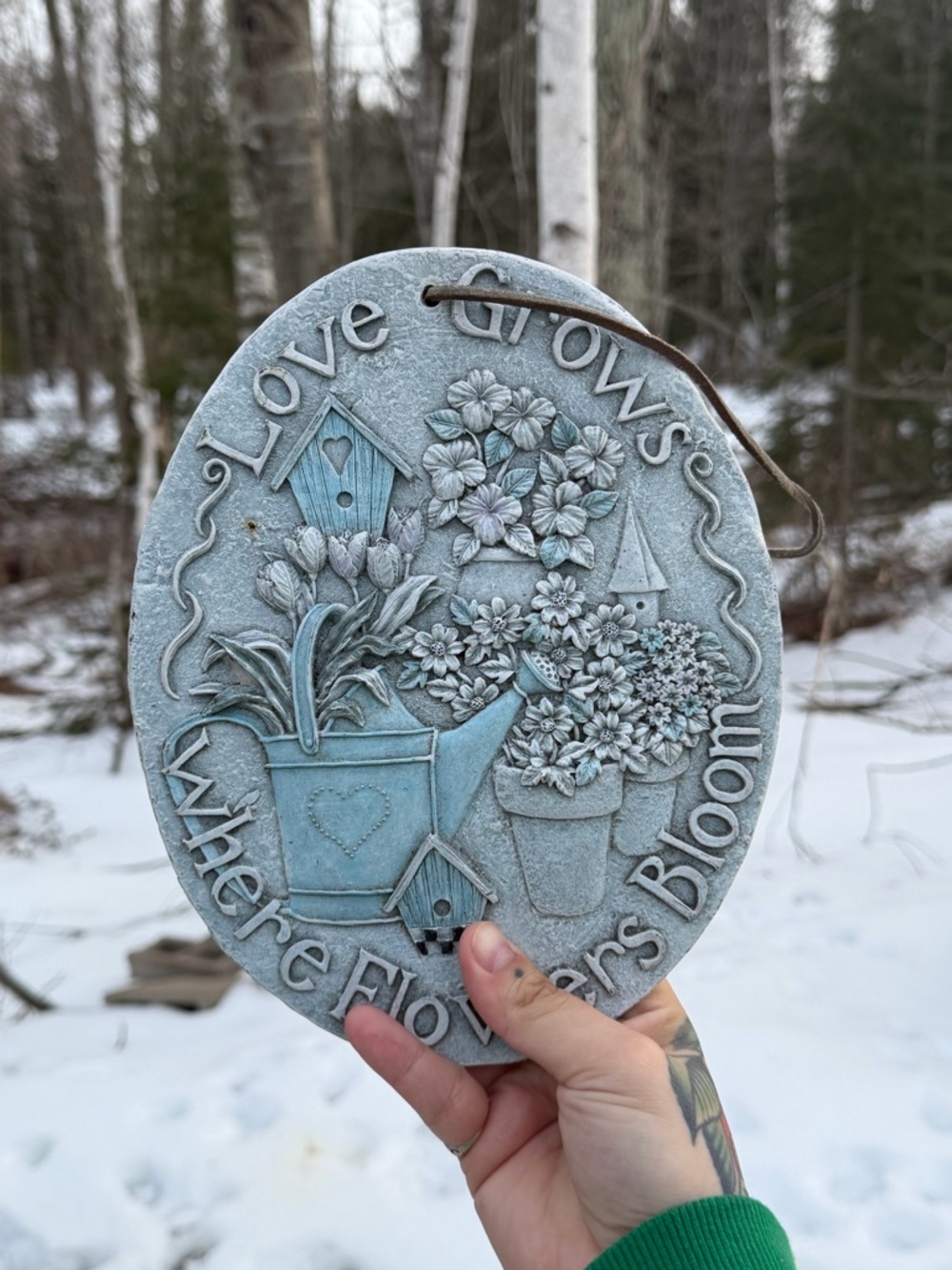 Garden Wall Plaque "Love Grows Where Flowers Bloom" - Blue-Grey